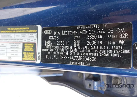 2018 Kia Forte Lx z USA, uszkodzony, nr VIN 3KPFK4A77JE254806